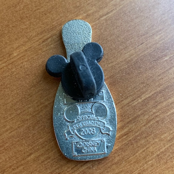 Maleficent Disney villain pin - Picture 3 of 4